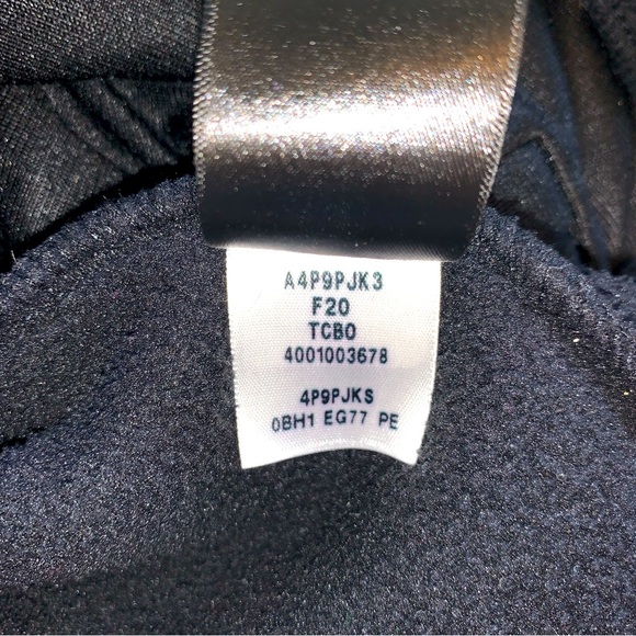 The North Face Women’s Pull Over Jacket - Picture 6 of 7